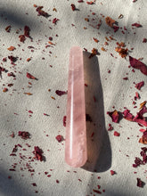 Load image into Gallery viewer, Rose Quartz Face Massage Wand
