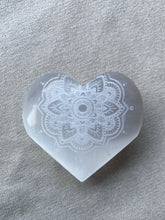 Load image into Gallery viewer, Heart Stones. (Selenite &amp; Rose Quartz)
