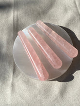 Load image into Gallery viewer, Rose Quartz Face Massage Wand
